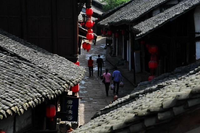 探索奇妙世界,畅享专家称坚决不能取消预售制引热议,那么期房预售痛在哪里?问答乐趣